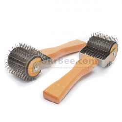 Hedgehog beekeeping uncapping roller