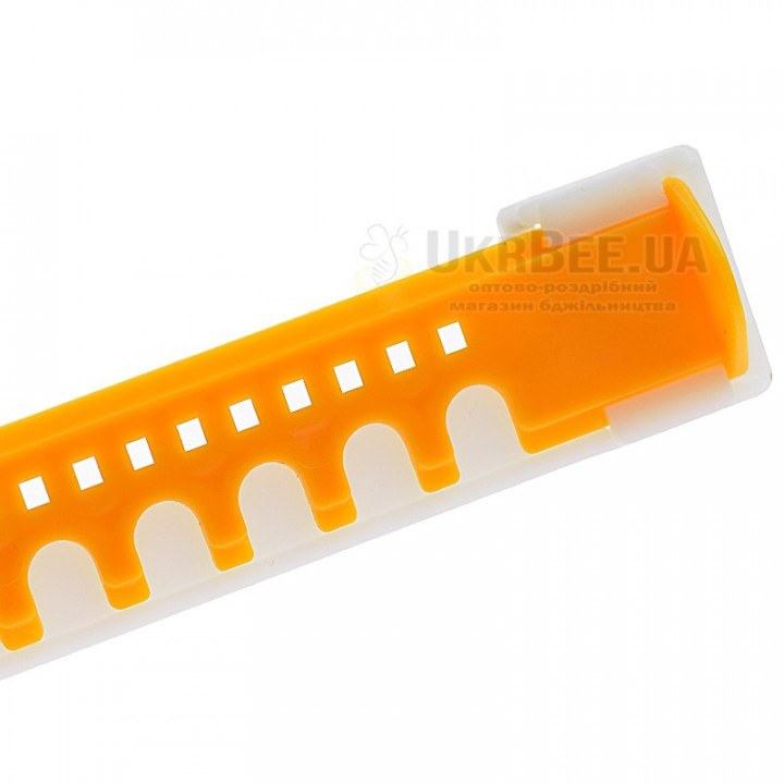 Lower entrance gate with holes (2-piece, plastic)