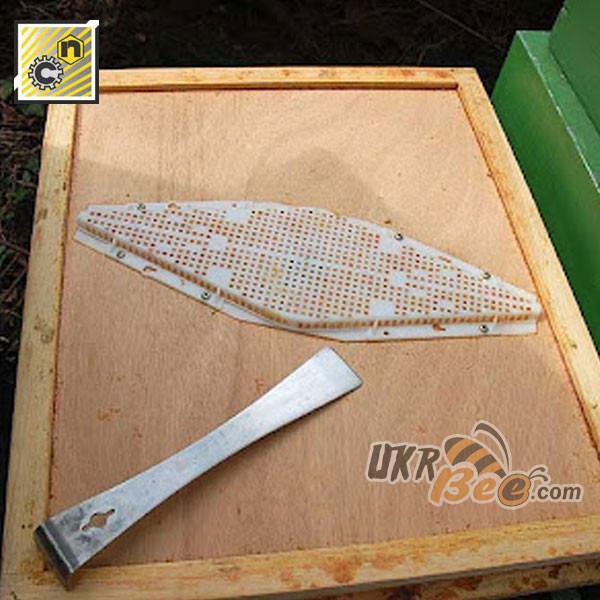 "Rhombus" Nicot Bee Escape