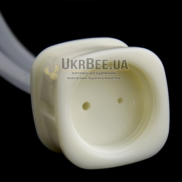External vacuum bee feeder/drinker