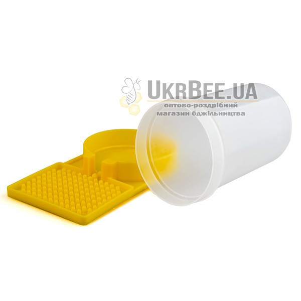 Кормушка в леток 0,4л