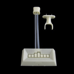 External vacuum bee feeder/drinker