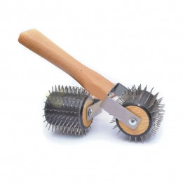 Hedgehog beekeeping uncapping roller