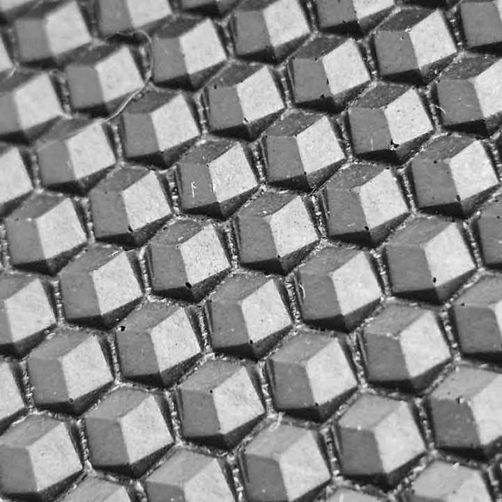 “Half-maximum” matrix with 5.5 mm cell for making beeswax foundation